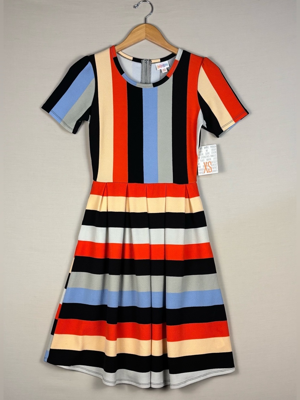 NWT LuLaRoe Amelia Dress XS Geometric Stripe Fit & Flare Pockets Retro
